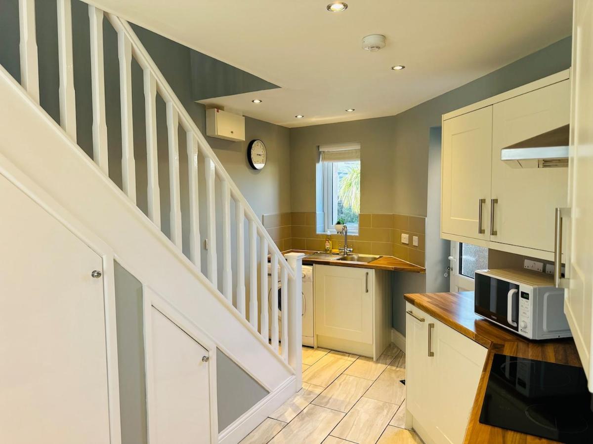 Apartment Large Contractors House Near Lhr 5 Ensuites Br Free Parking *