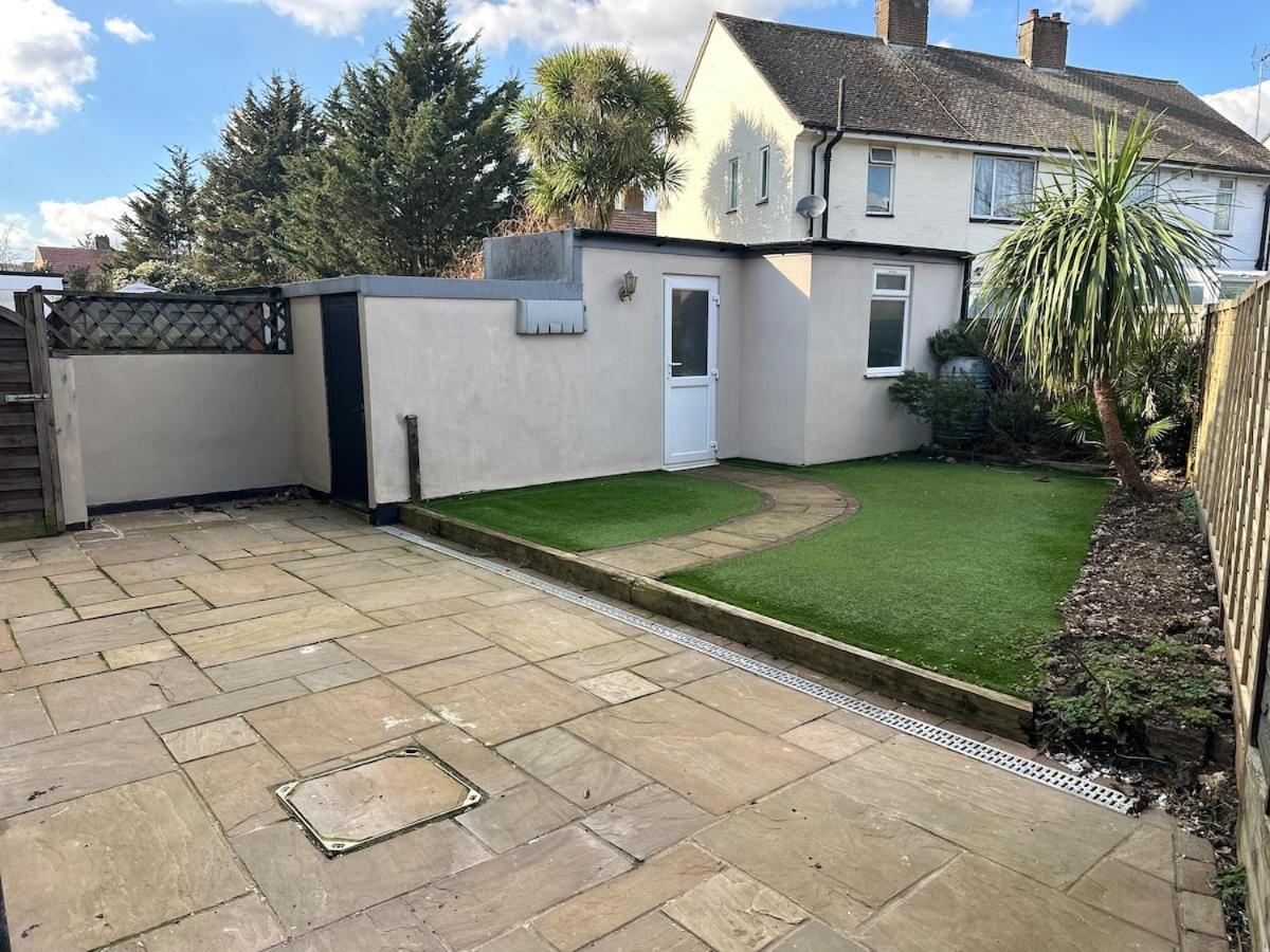 Large Contractors House Near Lhr 5 Ensuites Br Free Parking * Northolt (Greater London)