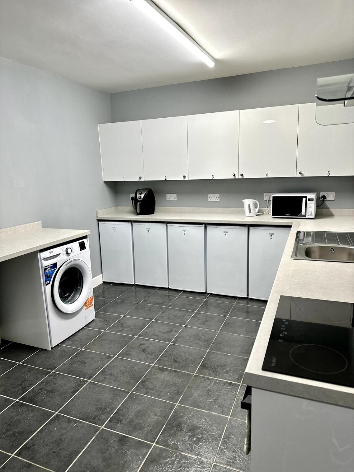 Large Contractors House Near Lhr 5 Ensuites Br Free Parking Northolt (Greater London)