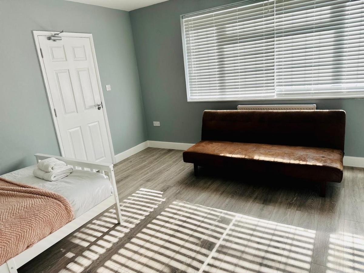 Apartment Large Contractors House Near Lhr 5 Ensuites Br Free Parking