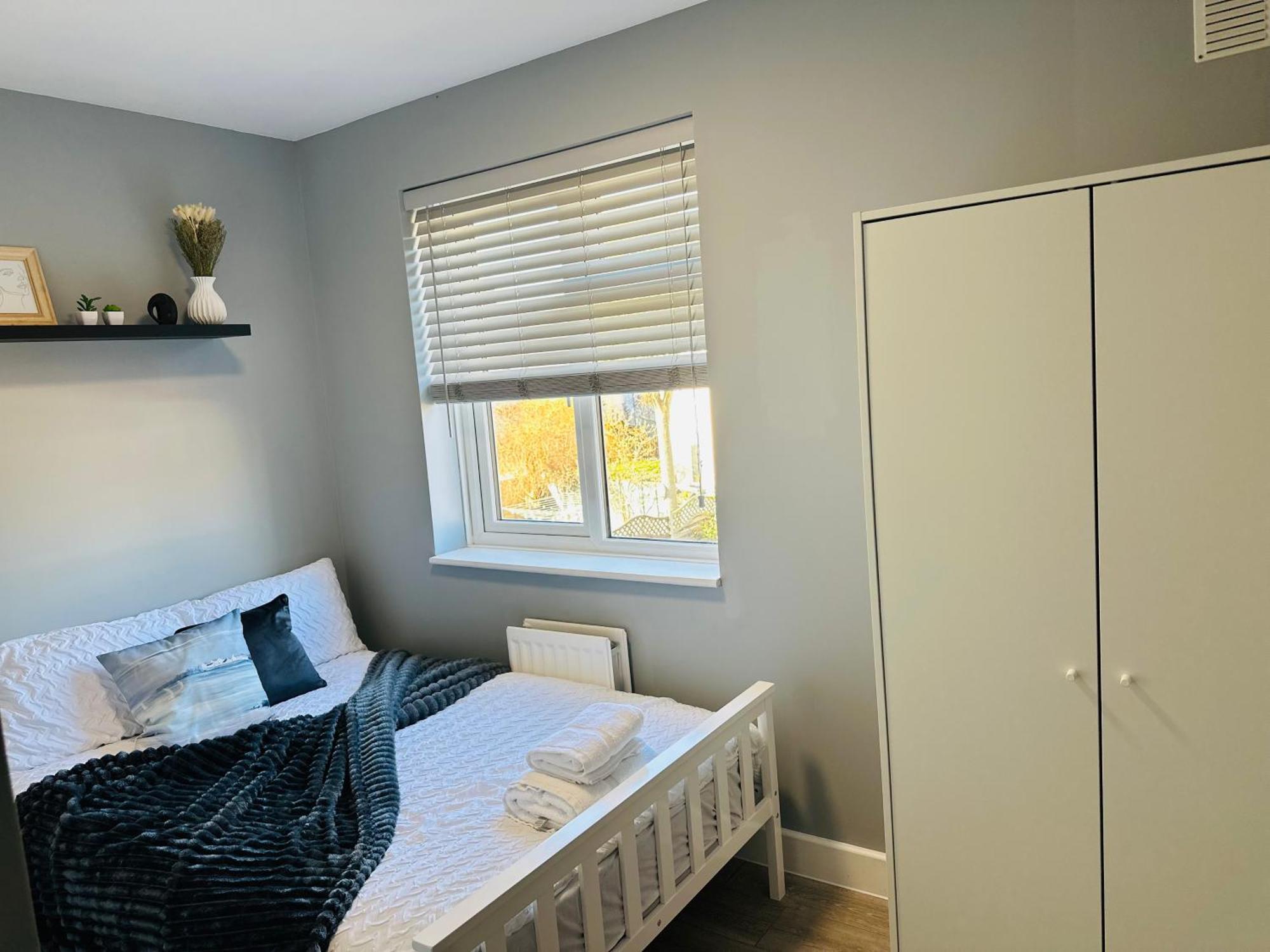 Large Contractors House Near Lhr 5 Ensuites Br Free Parking
